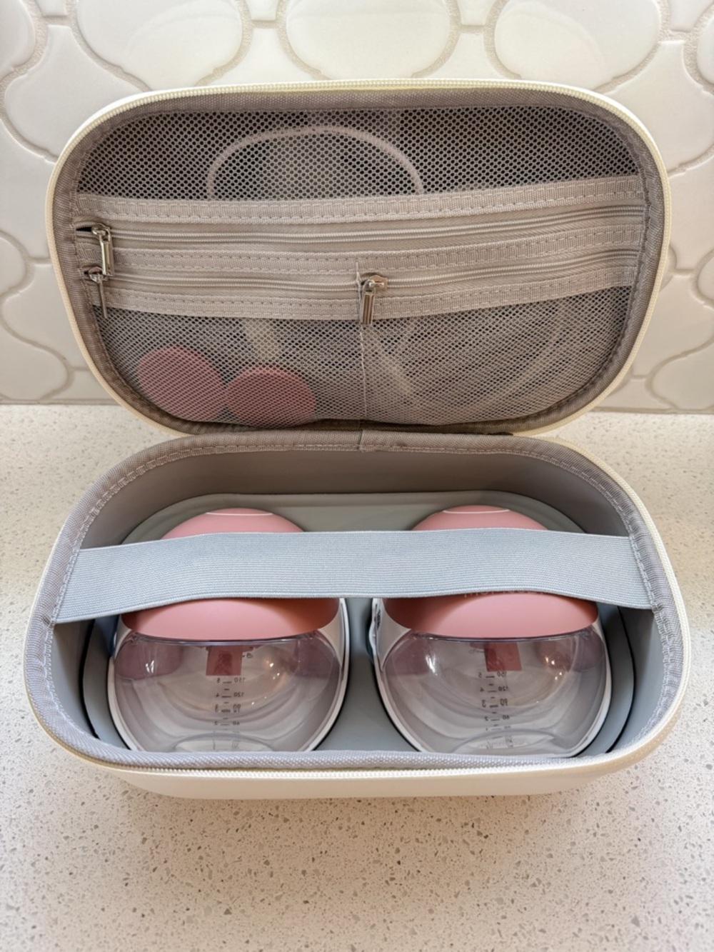 momcozy M9 Mobile Flow Wearable Breast Pumps in Mauve Pink